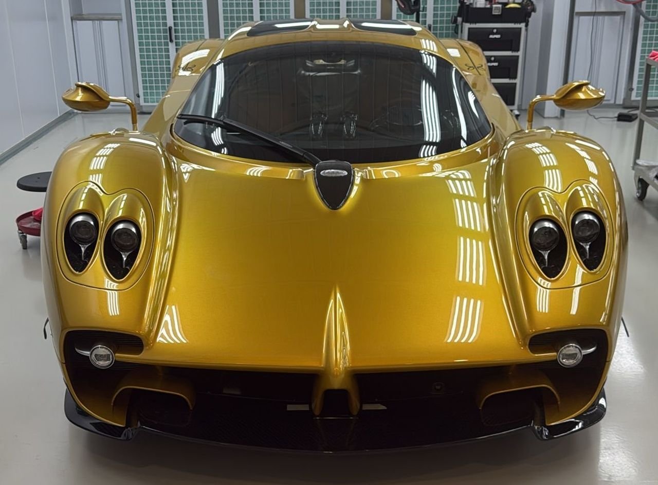 Pagani Utopia Madonna-Gold Moon Dust paint