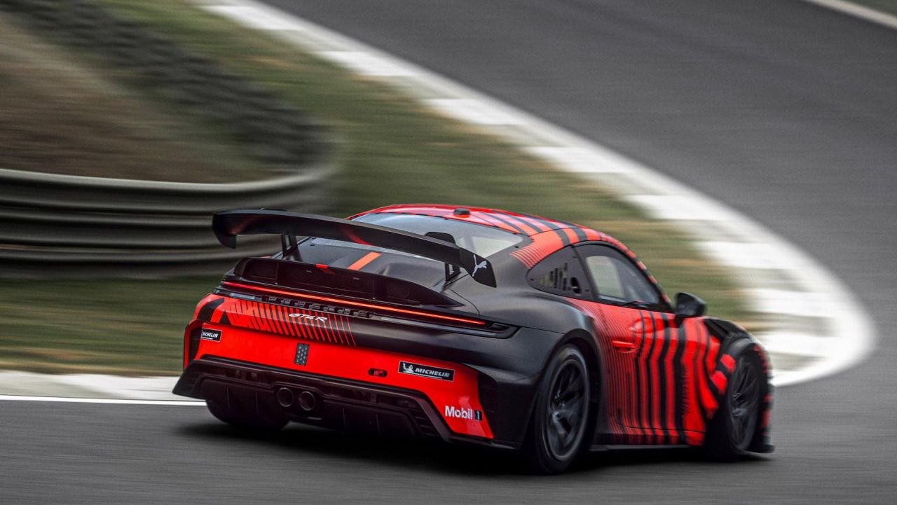 Porsche 911 GT4 R-2