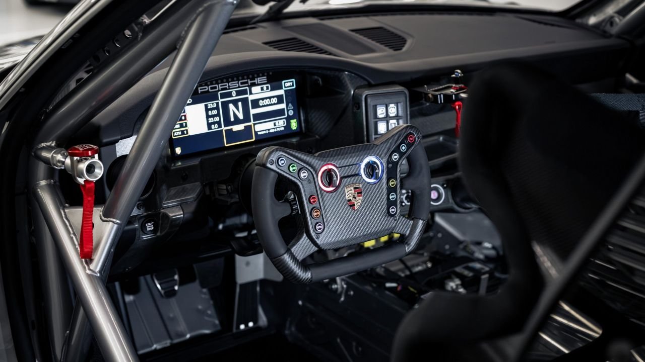 Porsche 911 GT4 R-3