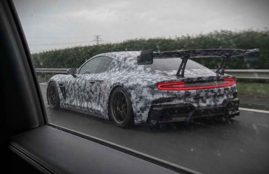 Xiaomi 2-door electric sports car (2)