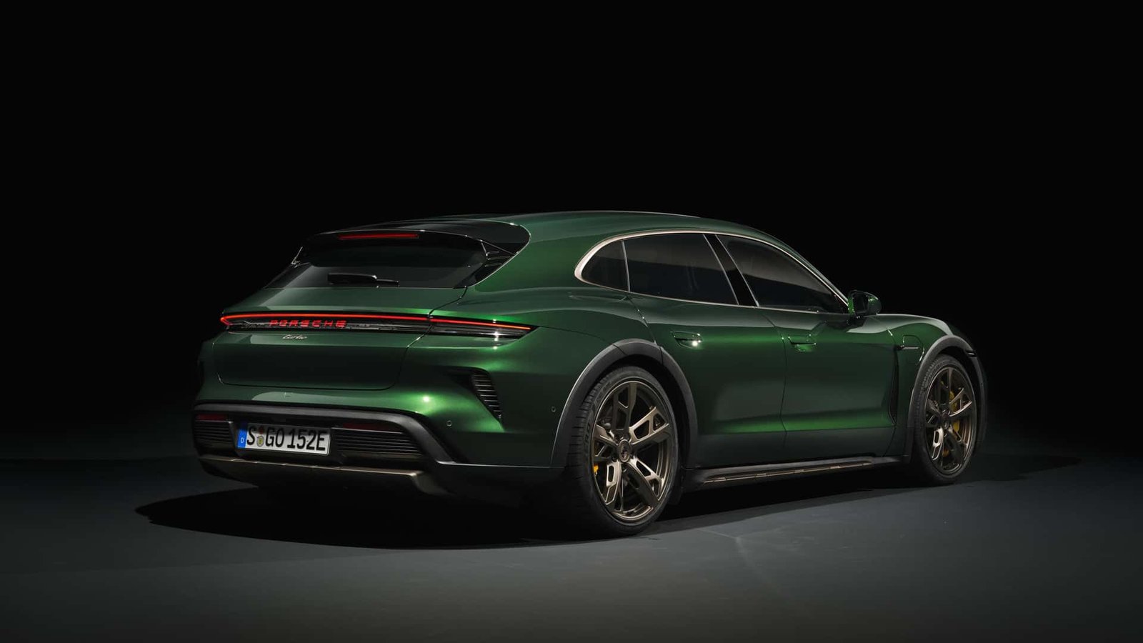porsche-taycan-cross-turismo