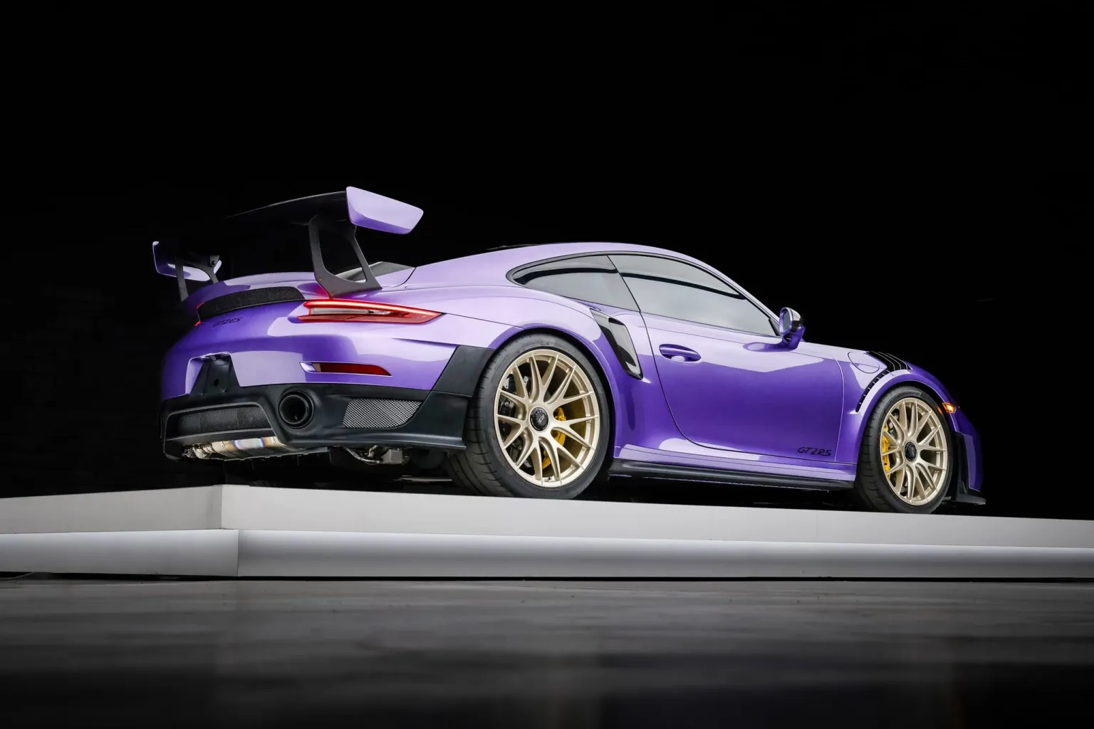 2018 Porsche 911 GT2 RS Weissach for sale (1)