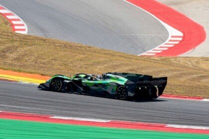 Aston Martin single-seater V12 hypercar-1