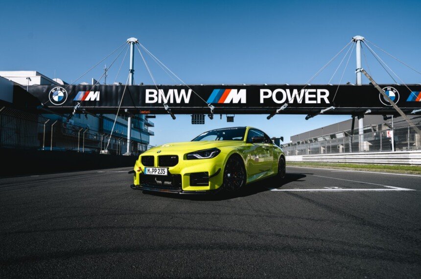 BMW M2 with M Performance Track Kit nurburgring record (1)