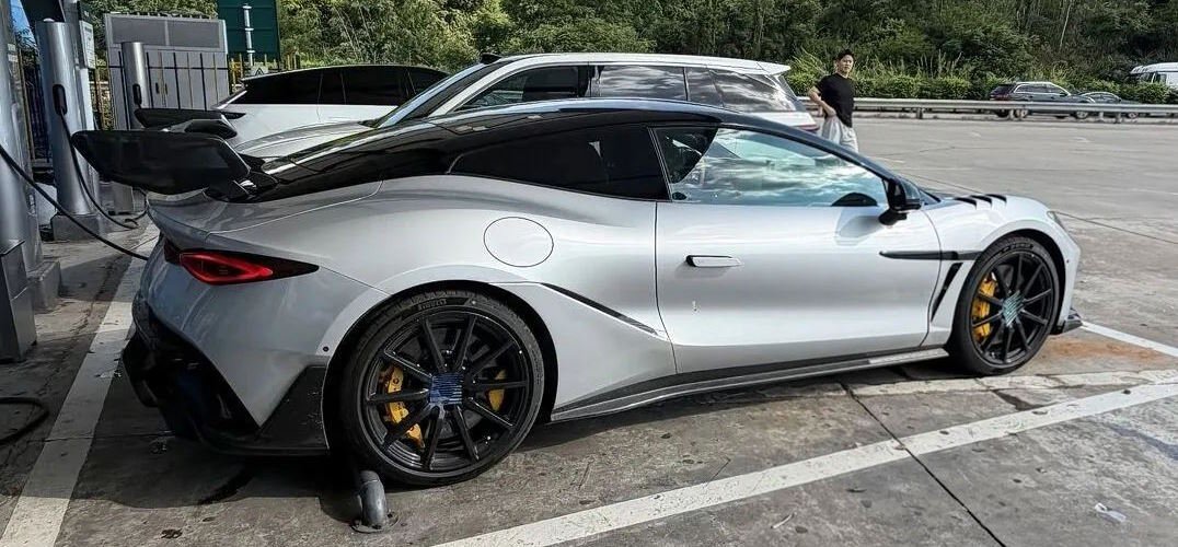 Denza Z Track Edition spy shot (2)