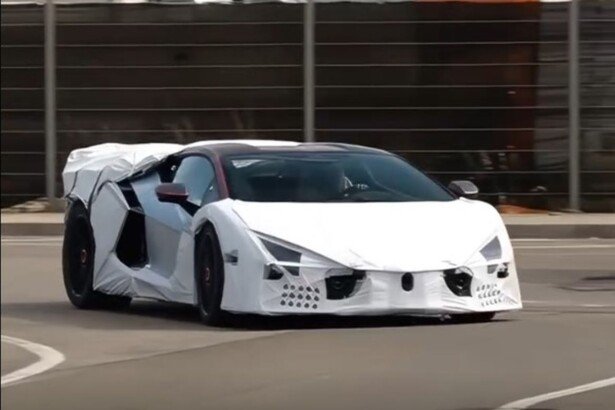Lamborghini Revuelto SV-pre-production-2
