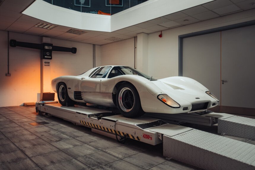 McLaren M6GT (2)