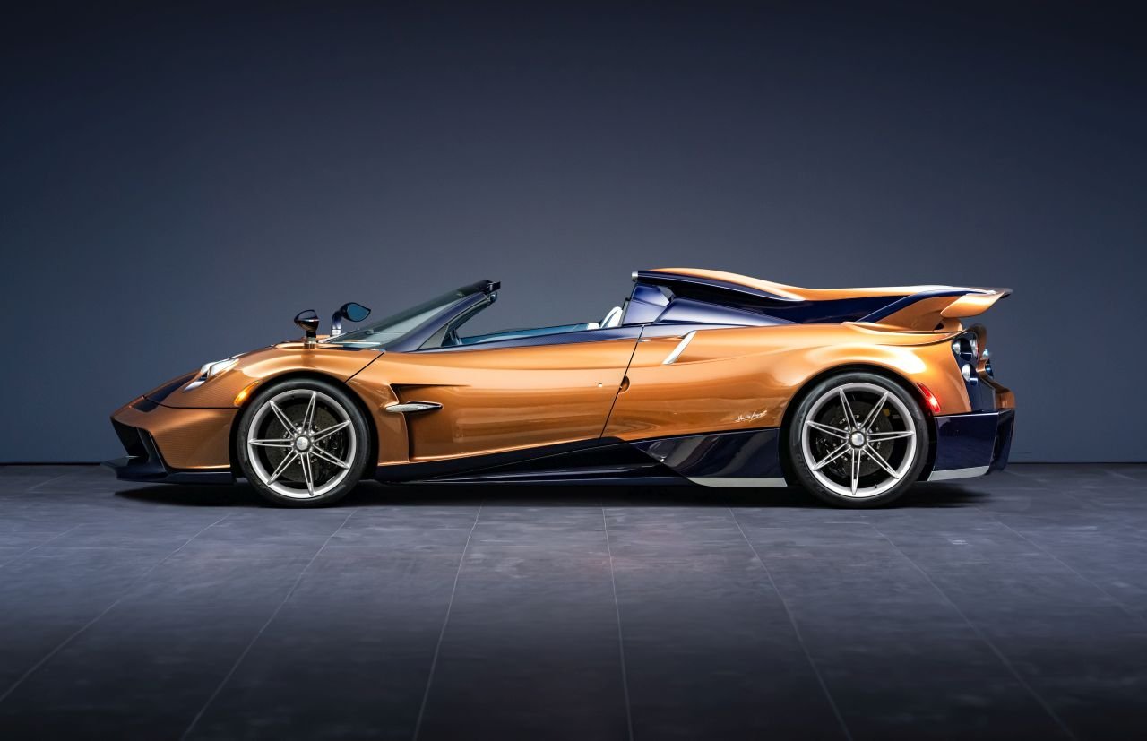 Pagani-Huayra-70-Derecho-1