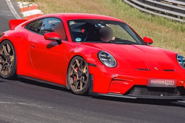 Porsche 911 GT3 (992.2) with a ducktail spoiler spy shot (1)