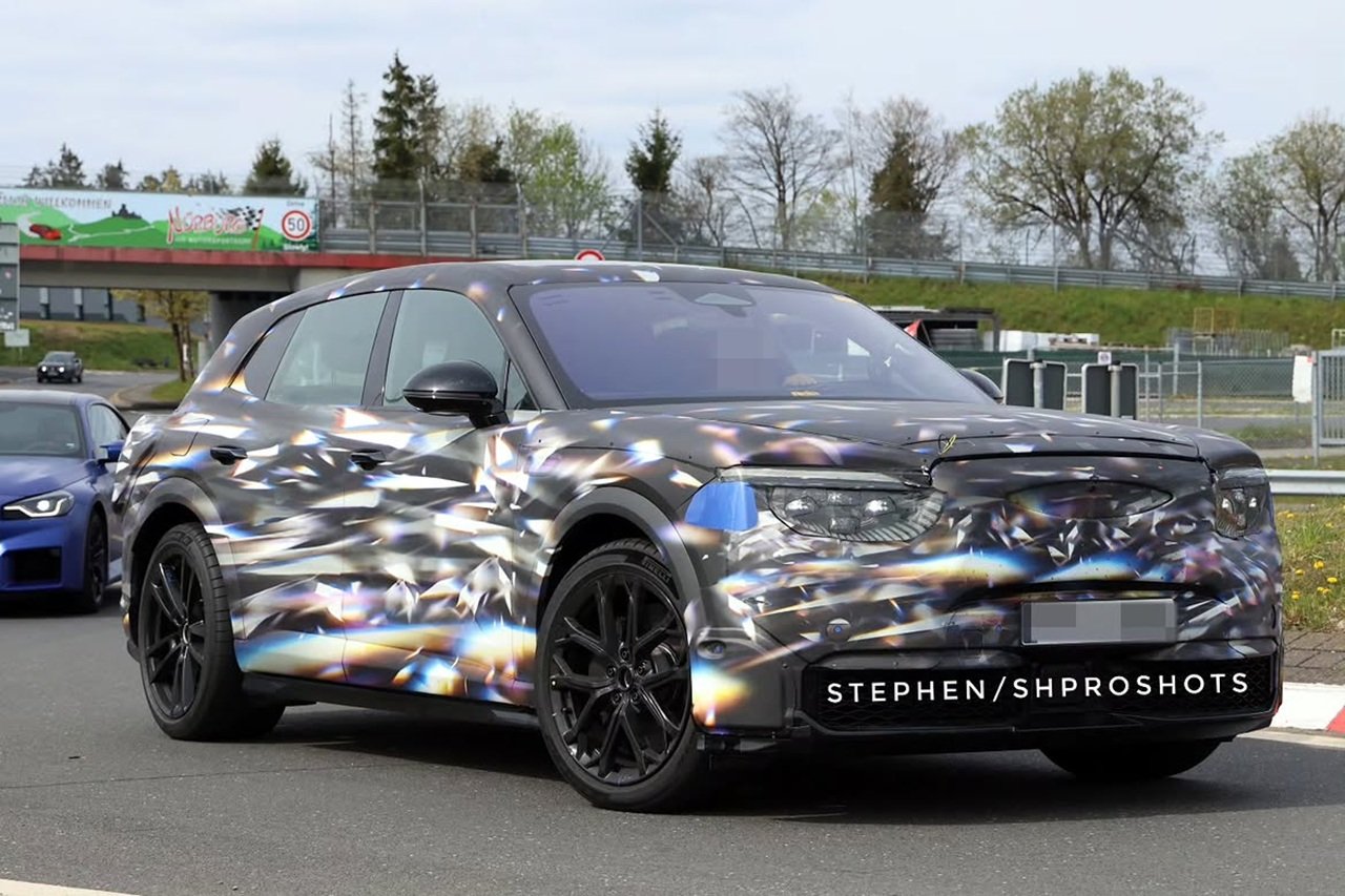 electric bentley suv spied