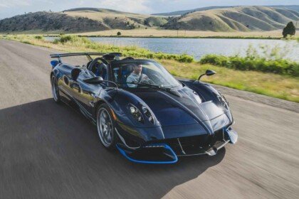 manual Pagani Huayra Roadster auction (3)