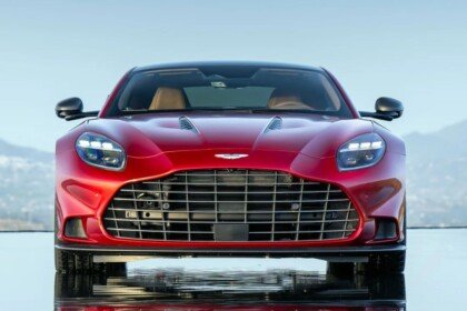 Aston Martin Vanquish-front