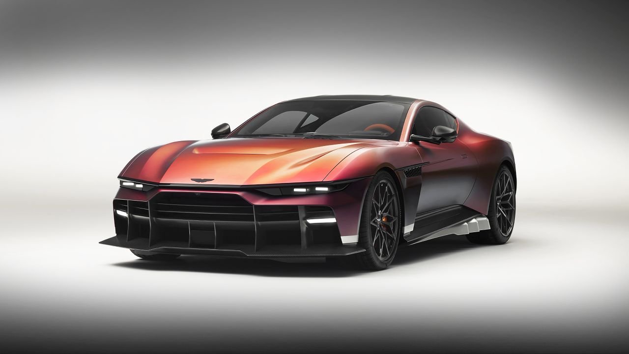 Aston_Martin_Valen_01