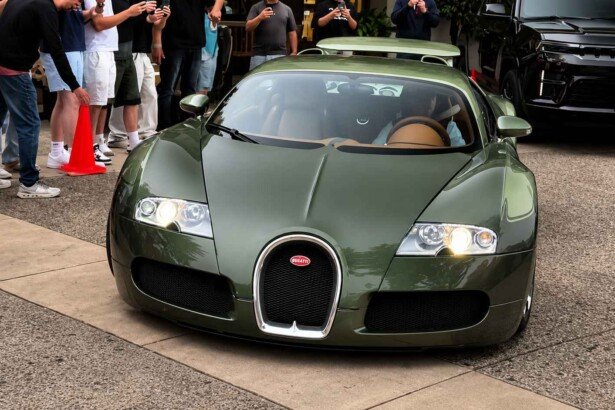 Bugatti design boss spotted firing up his bespoke Veyron (1)