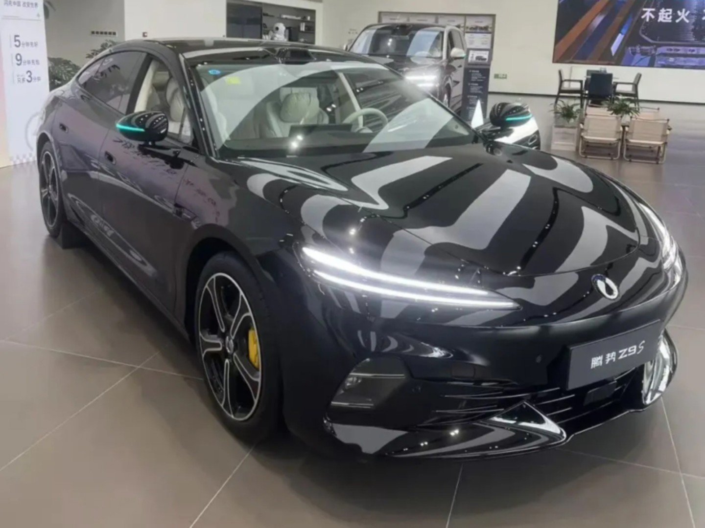 Denza Z9S at dealership in china (1)