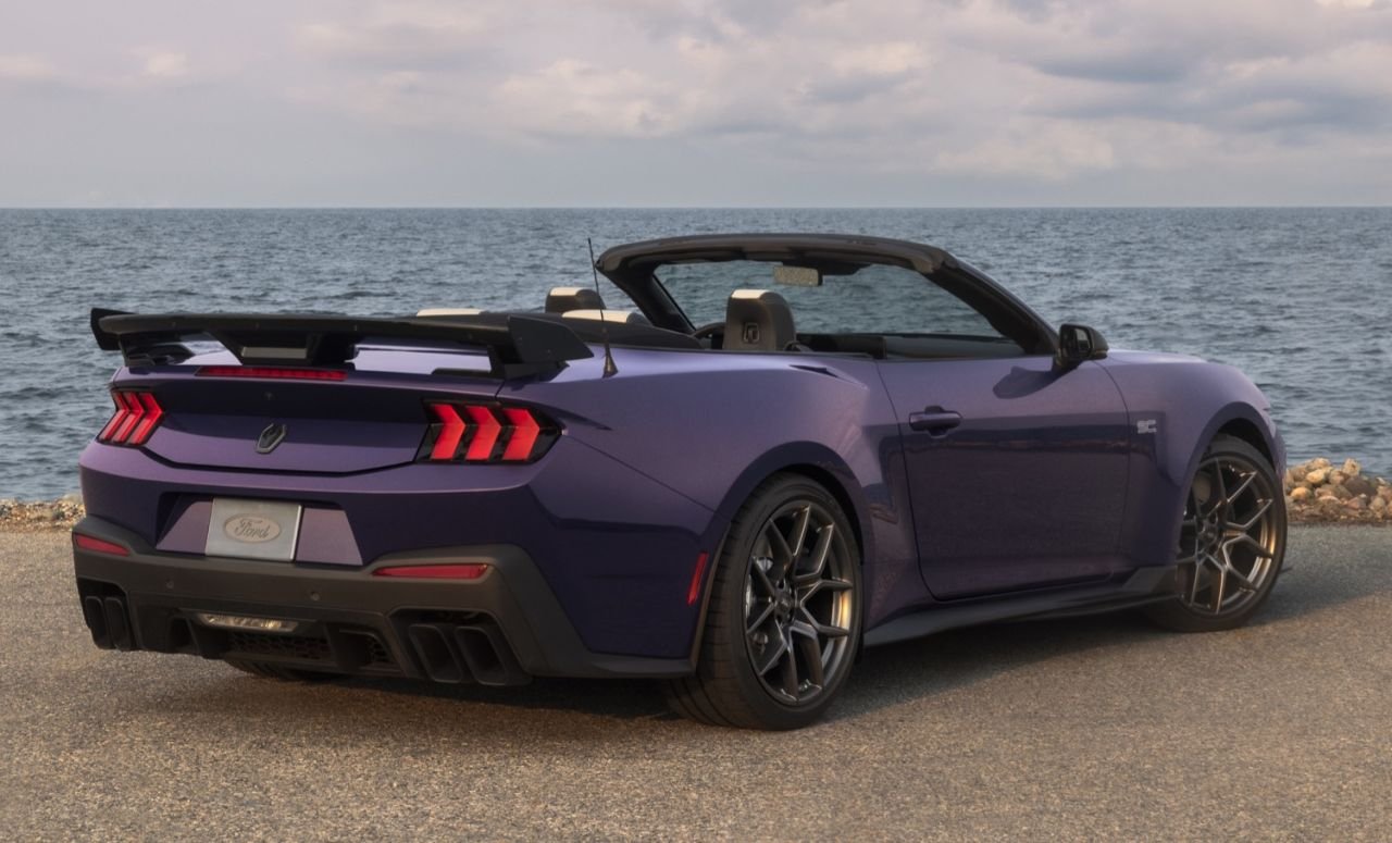 Ford Mustang Dark Horse SC Convertible-2