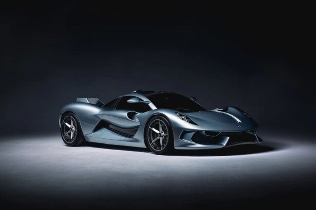 Hennessey Blackbird-4