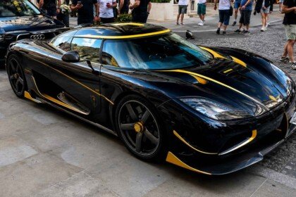 Koenigsegg Agera RS with 18 carat gold leaf accents spotted in London