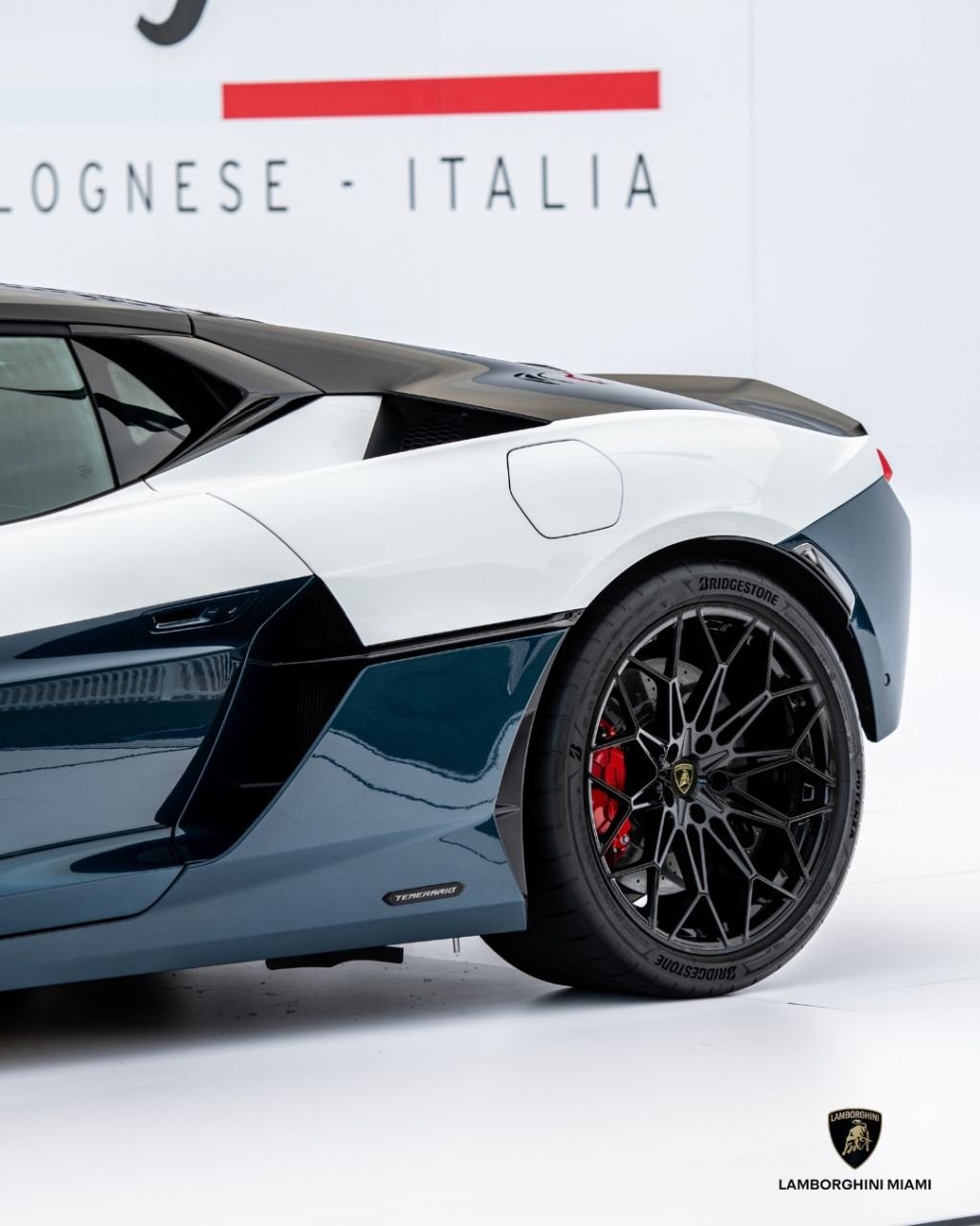 Lamborghini Temerario Tricolore-Pebble Beach-2