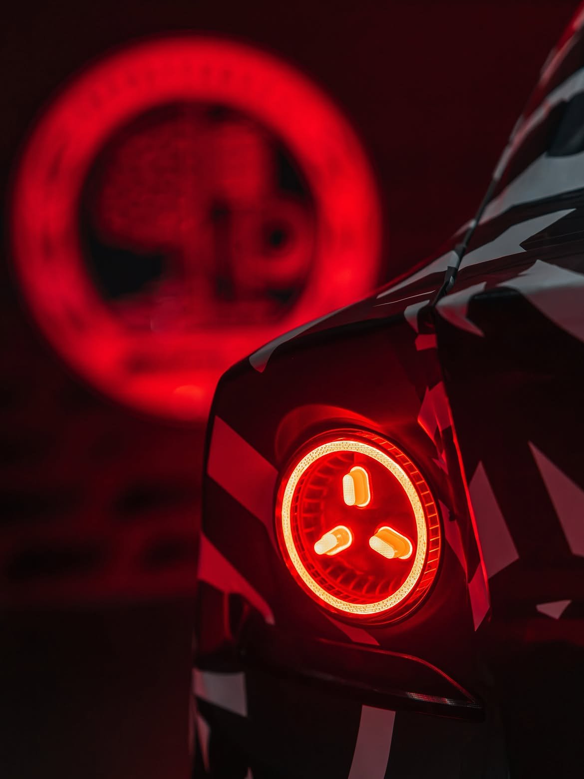 Mercedes-AMG new electric performance SUV teaser (1)