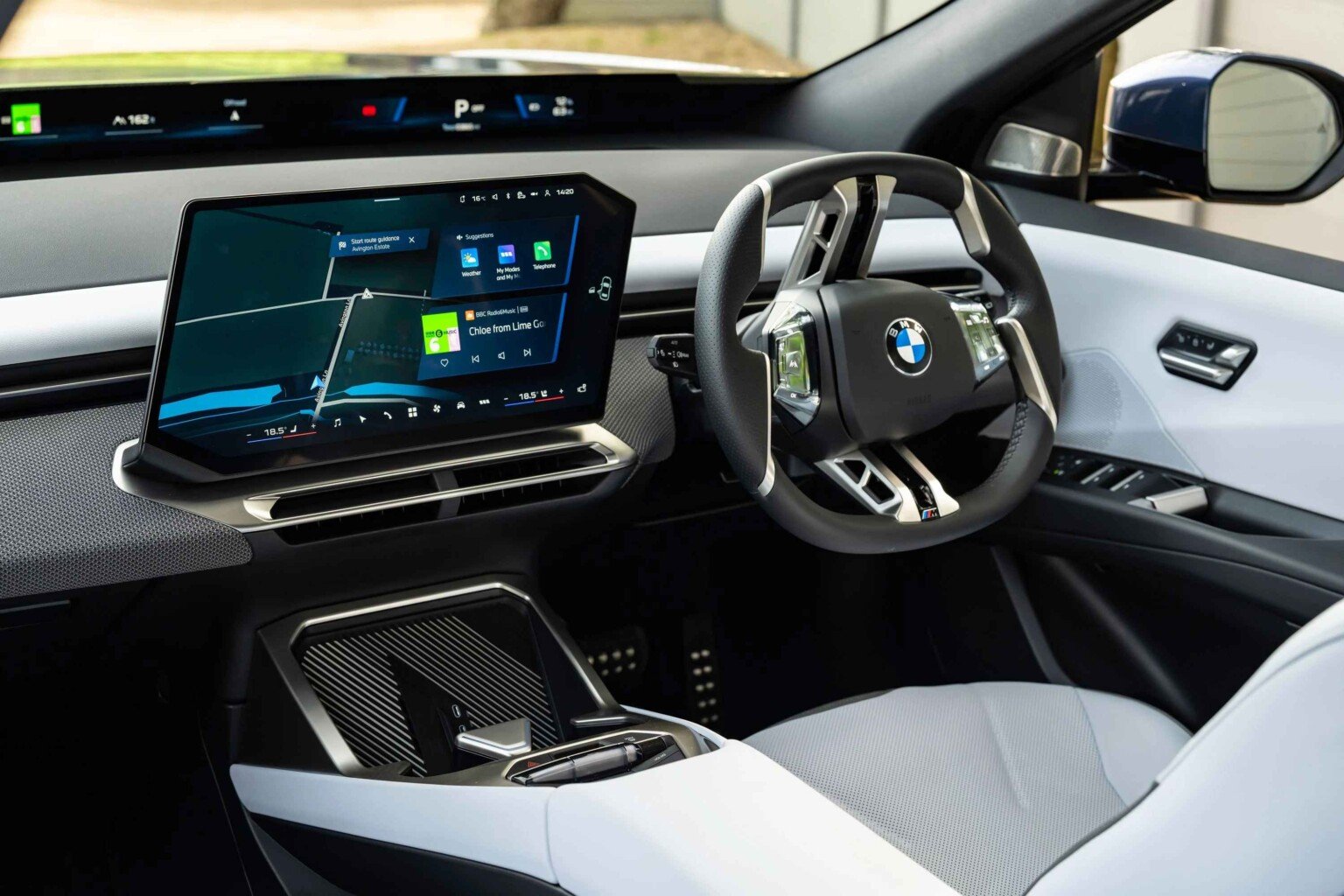 bmw-ix3-50-xdrive-interior