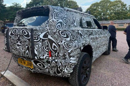 electric Land Rover Defender (4)