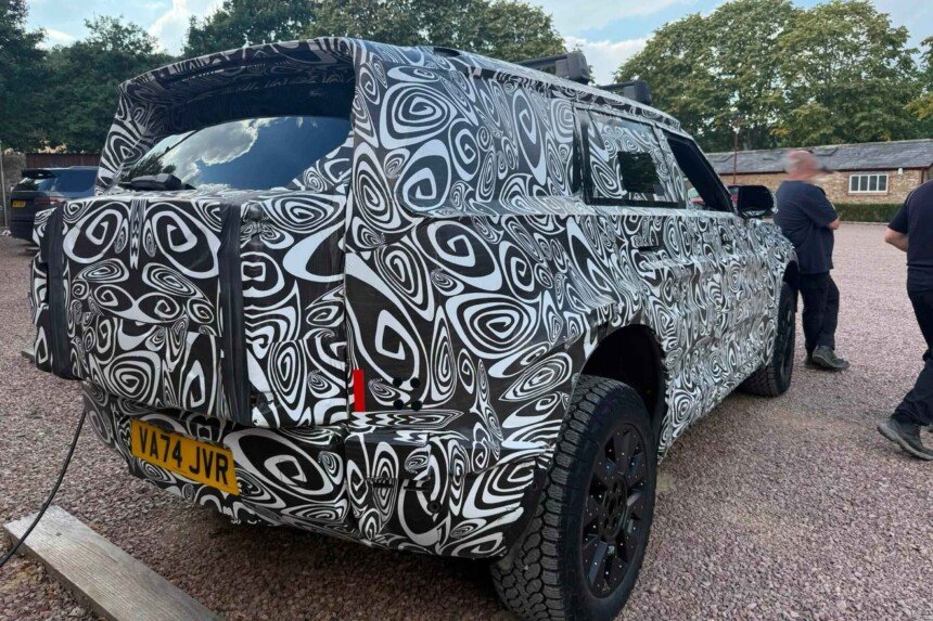 electric Land Rover Defender (4)