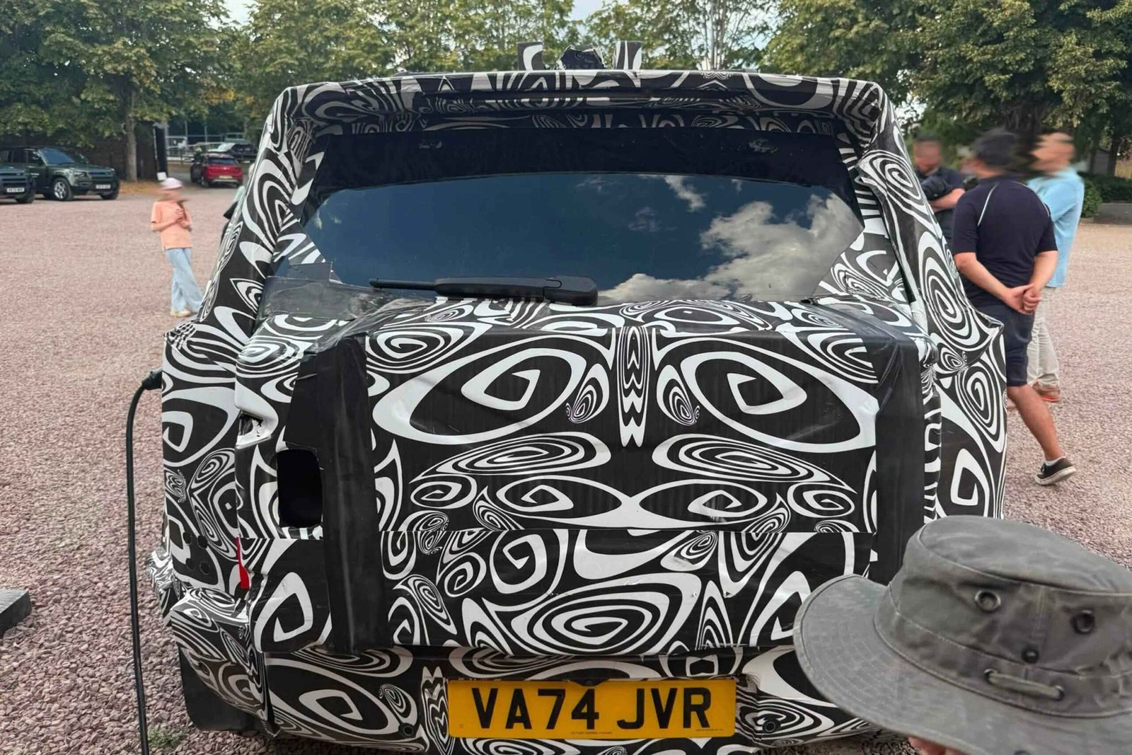 electric Land Rover Defender (4)