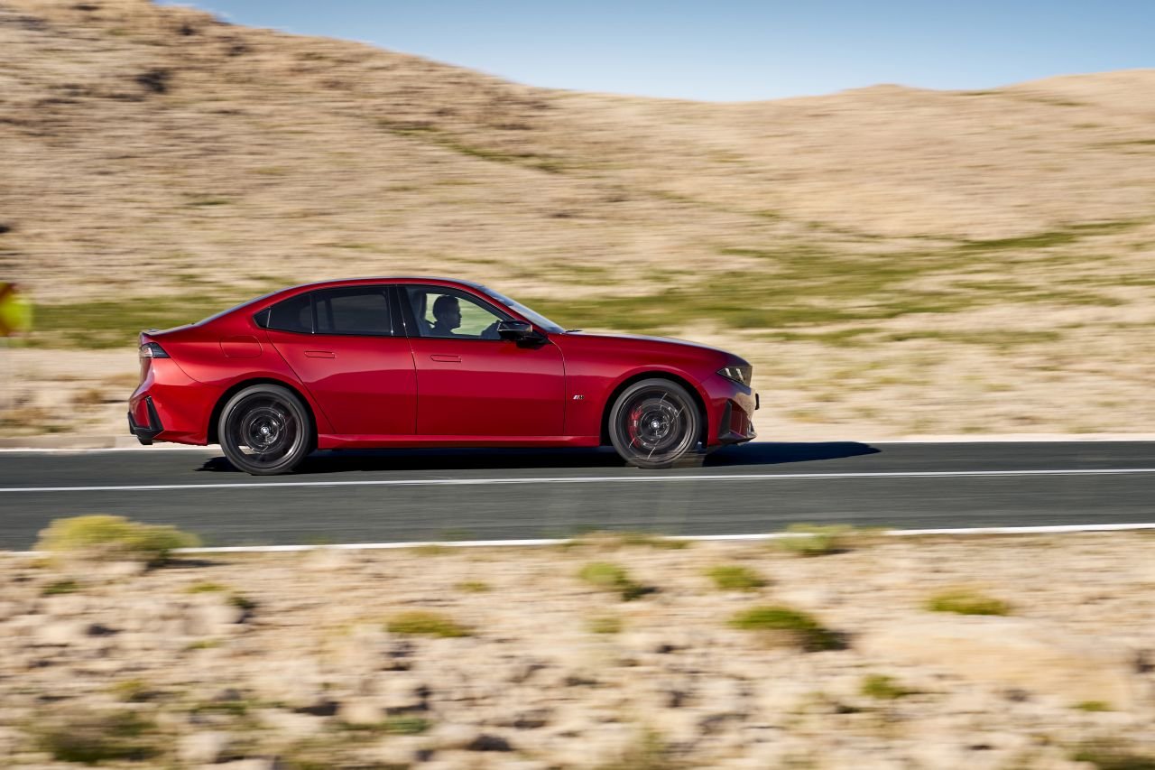 2027 BMW 3 Series-M350-3