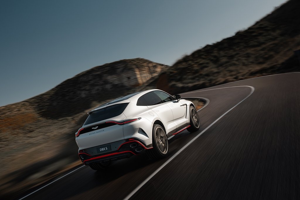 Aston Martin DBX S (2)