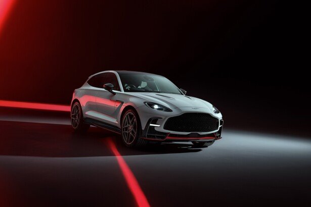 Aston Martin DBX S (2)