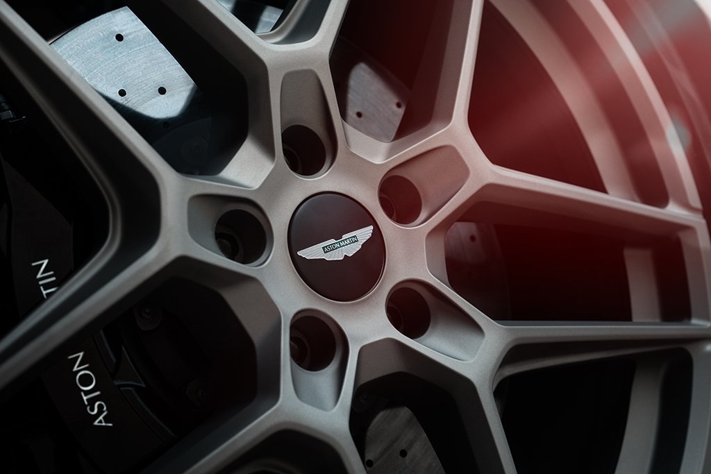Aston Martin DBX S (2)