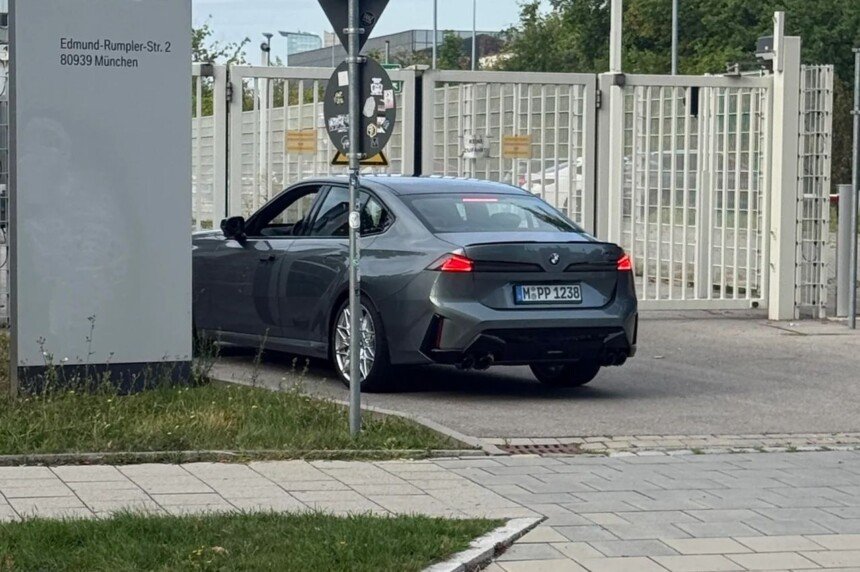 BMW 3 Series-1