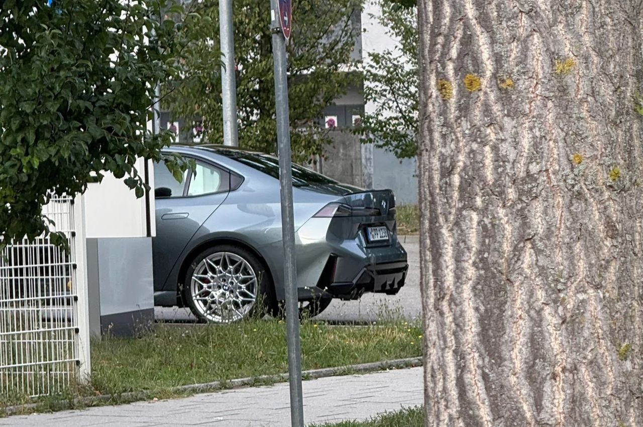 BMW 3 Series-3