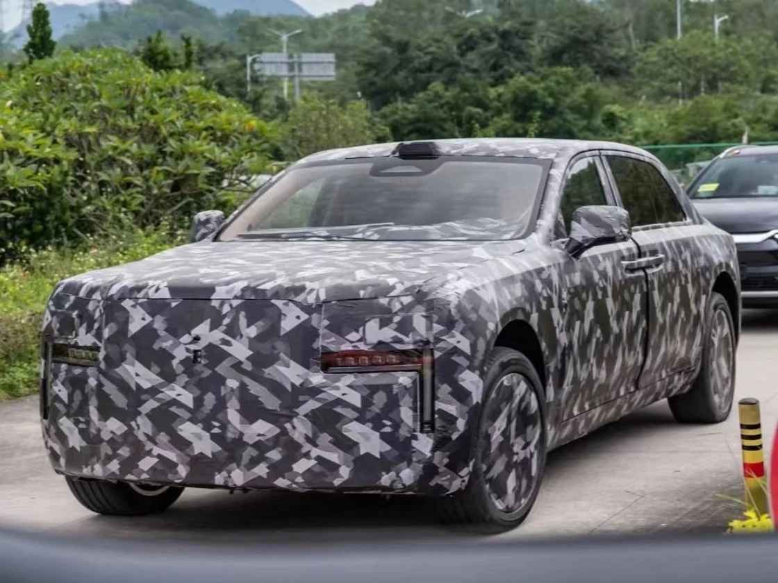 BYD-Rolls-Royce-like luxury sedan-spy shots (4)