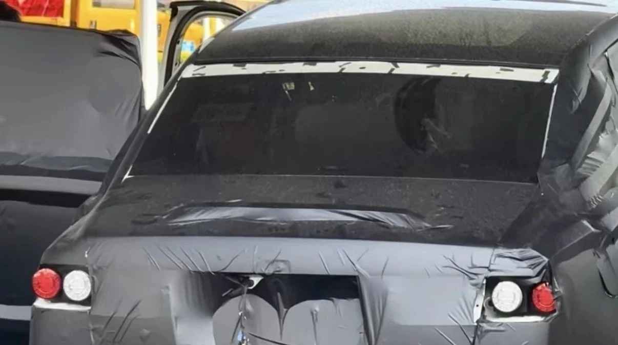 BYD-Yangwang-Rolls-Royce-like luxury sedan-spy shot (3)