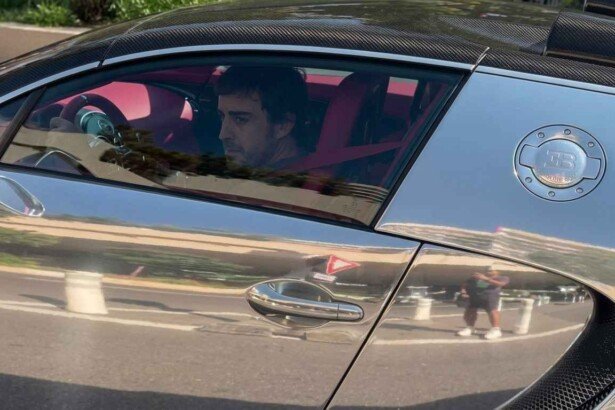 Fernando Alonso-Bugatti Veyron (1)