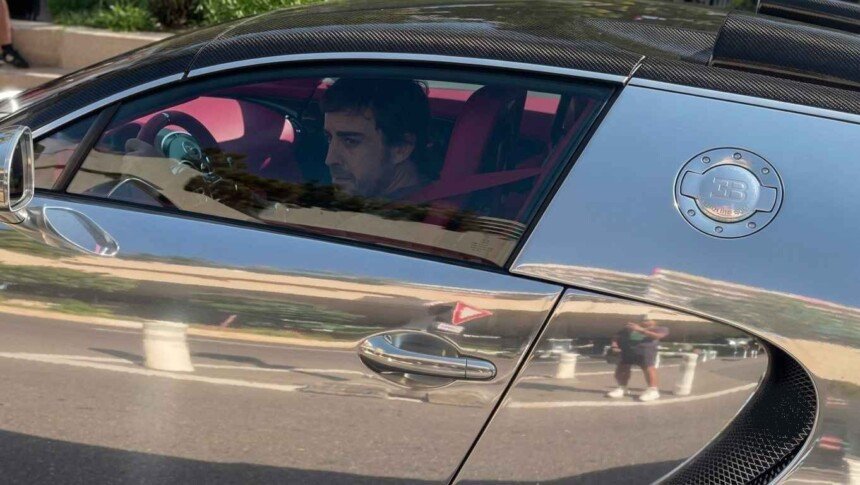 Fernando Alonso-Bugatti Veyron (1)