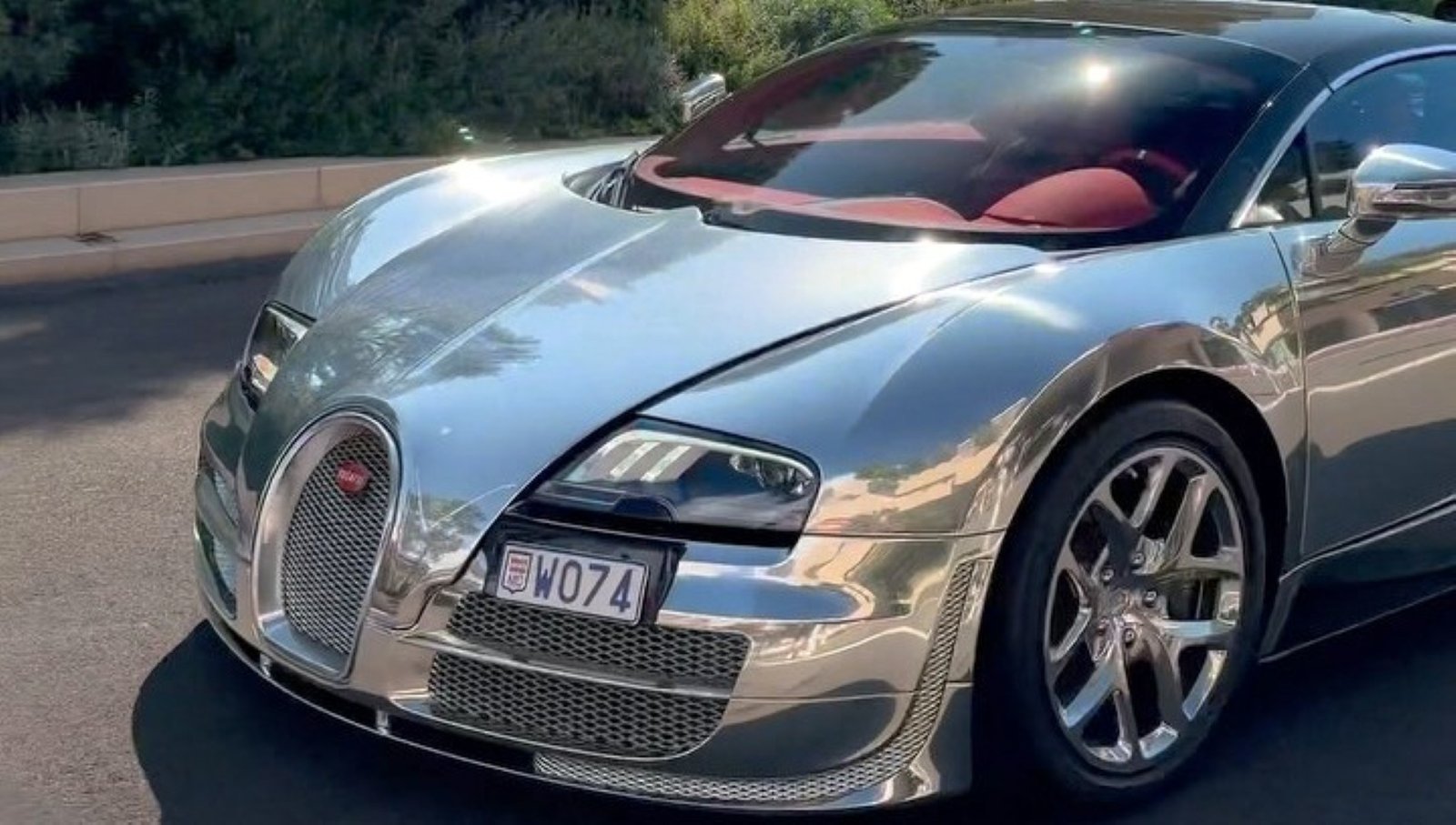 Fernando Alonso-Bugatti Veyron (1)