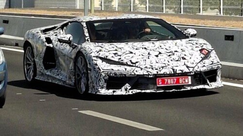 Lamborghini Revuelto Mk2 spy image-1