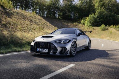 Mercedes-AMG CLE 646 Spezialanfertigung: puristisches Hochleistungs-Coupé für maximale FahrdynamikMercedes-AMG CLE 646 Spezialanfertigung: Purist High-Performance Coupé for Maximum Driving Dynamics