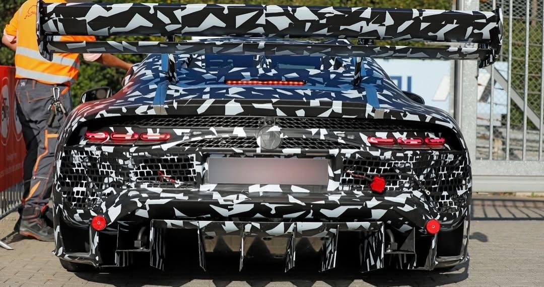 Mercedes-AMG GT Black Series spy shots (4)