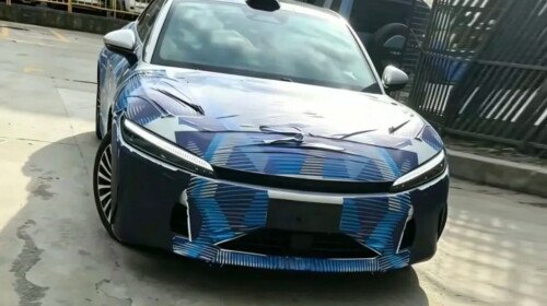 Next-gen BYD Han sedan spy shot (1)