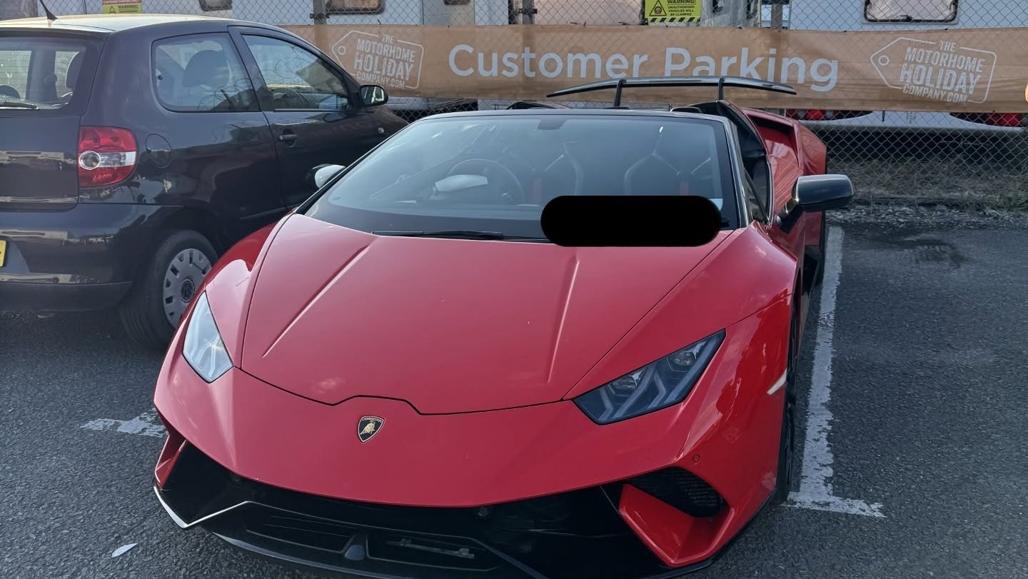 lamborghini-Supercar wedding convoy seized by UK police (1)