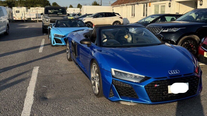 audi-r8-Supercar wedding convoy seized by UK police (2)