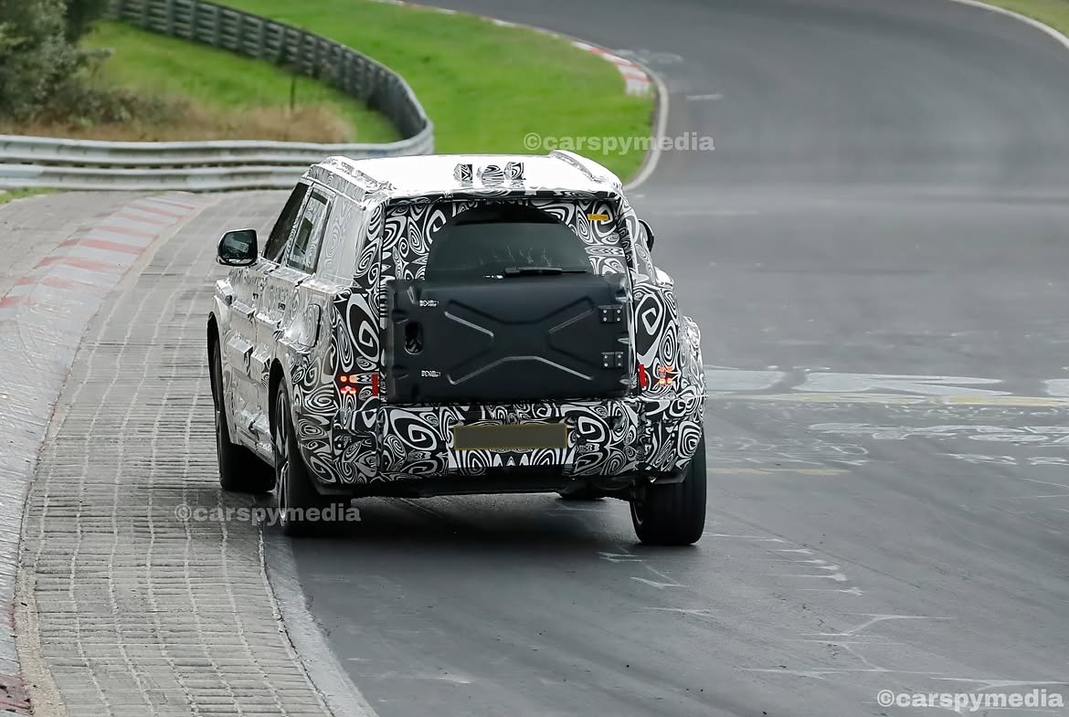 electric land rover defender spy shots (3)