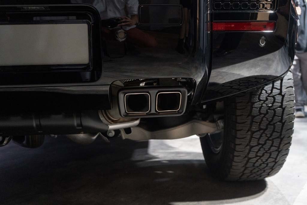 land rover Defender OCTA Black (4)