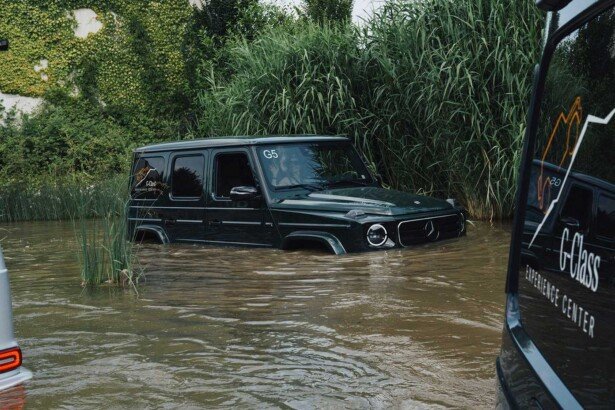 mercedes g class water wading (1)