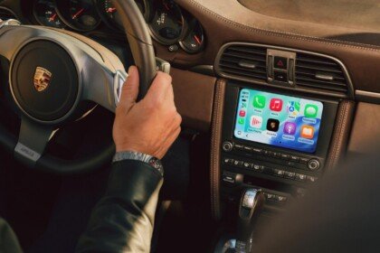 porsche interior with new infotainment system (1)
