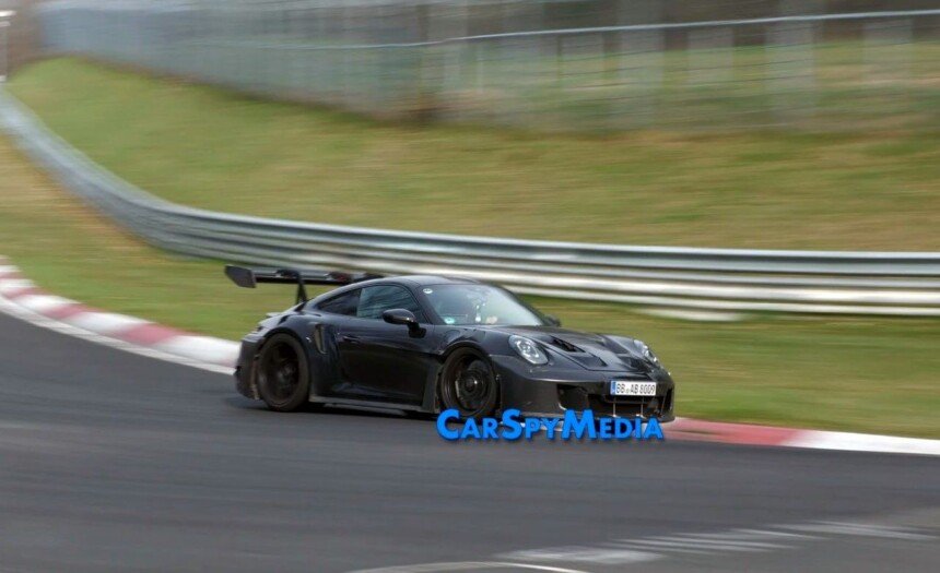 2027 Porsche 911 GT2 RS-hybrid-spy-shots-1